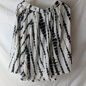 LuLaRoe black and white skirt